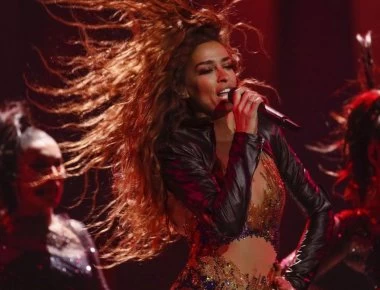 Η Φουρέιρα μόνο με το μπουρνούζι της είναι σκέτη «κόλαση» (φωτο)